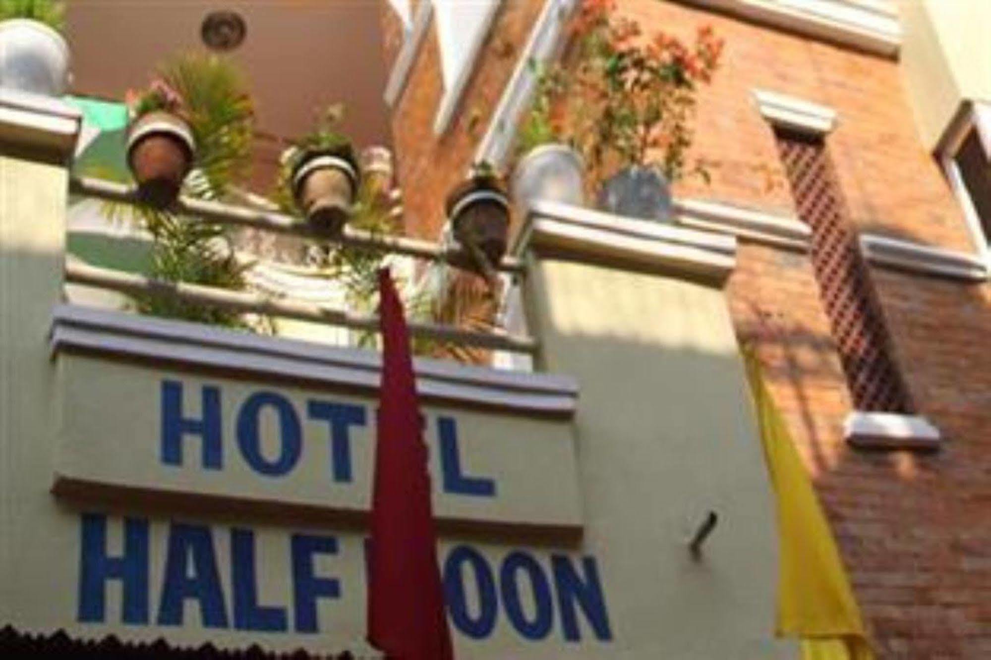 Hotel Half Moon Pokhara Extérieur photo